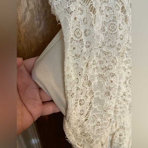 Forever 21 off-white lace dress with nude lining - Picture 2 of 4